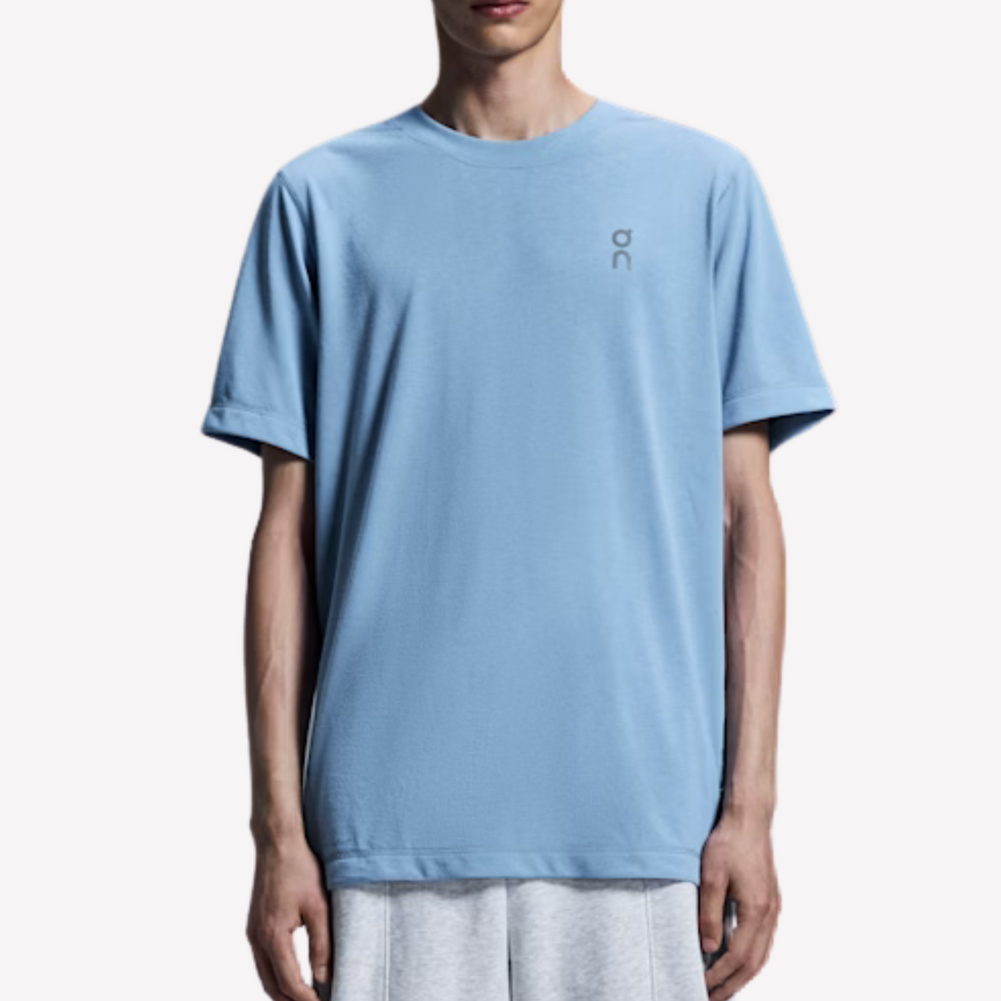 ON Men Train-T - Chambray