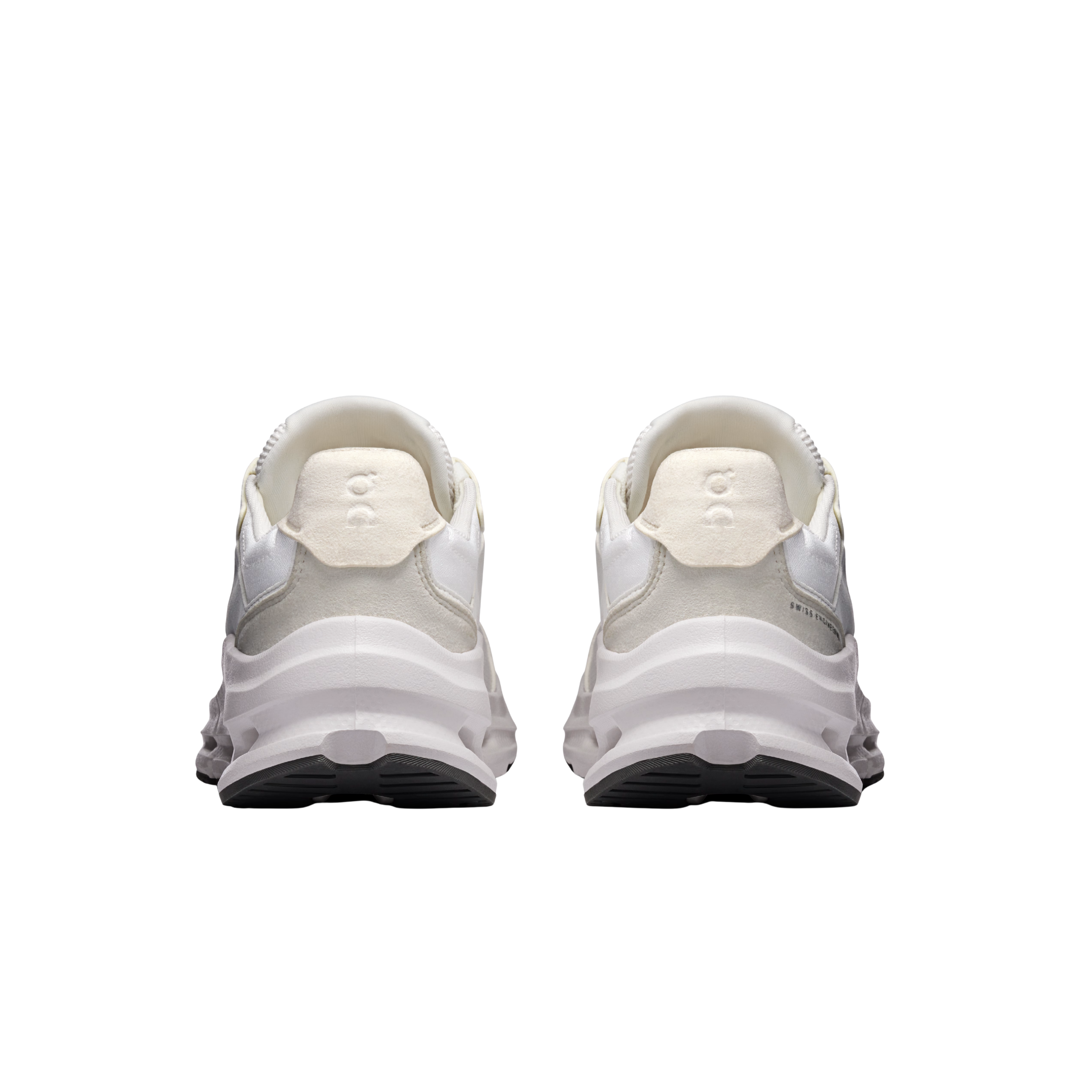 ON Women Cloudnova Rift - White Ice