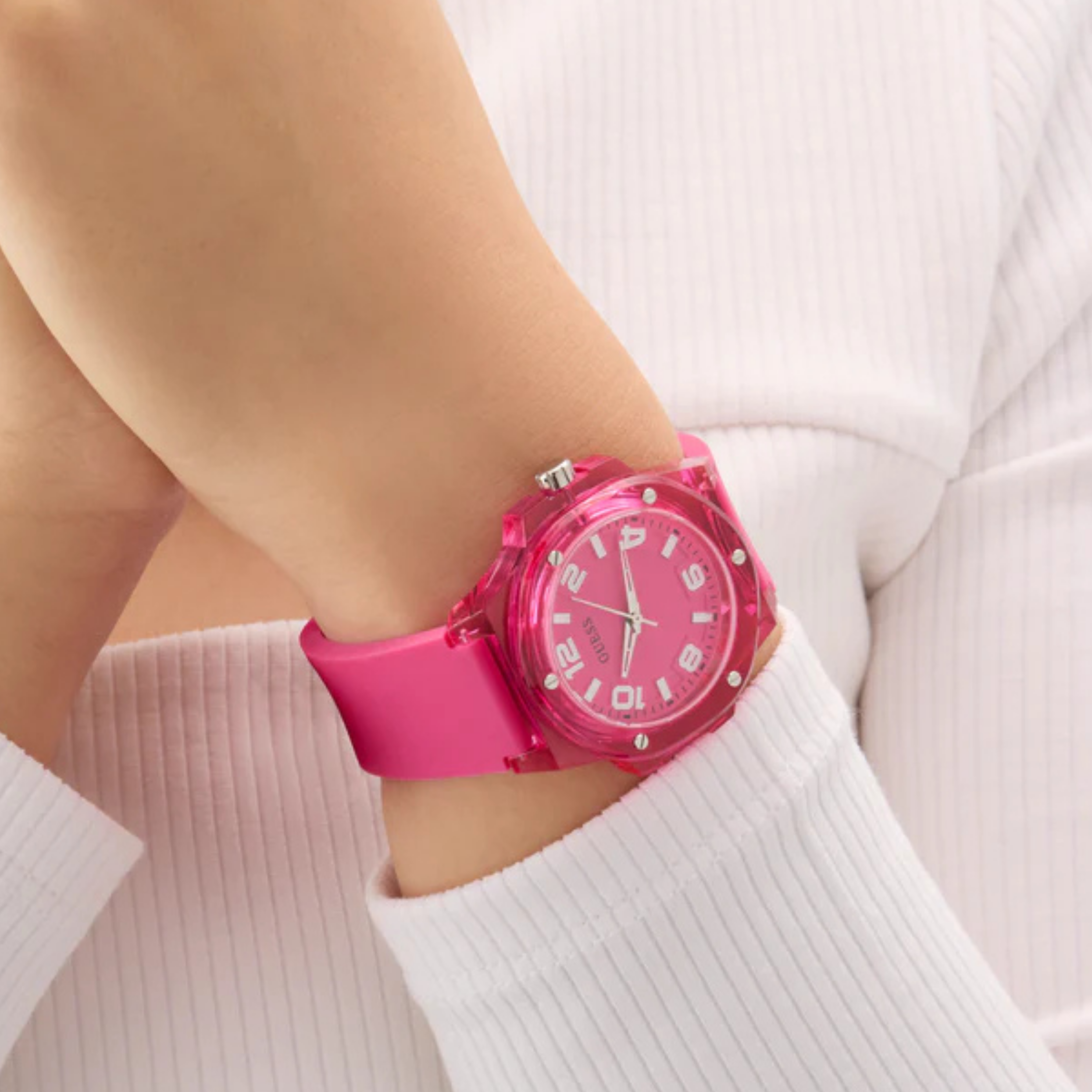 Guess Women Pink Analog Watch GW0880L4 - Pink