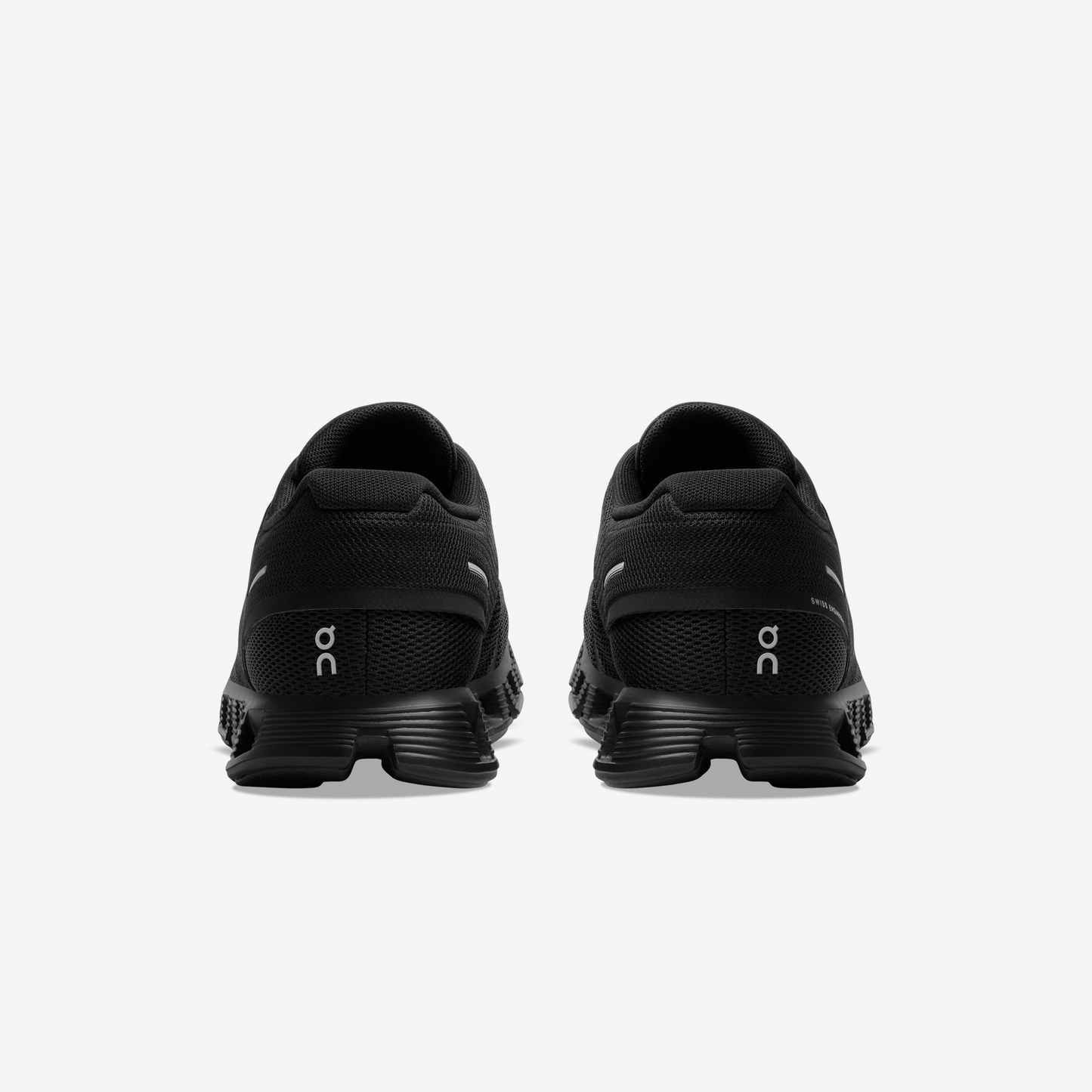 ON Women Cloud 5 - All Black