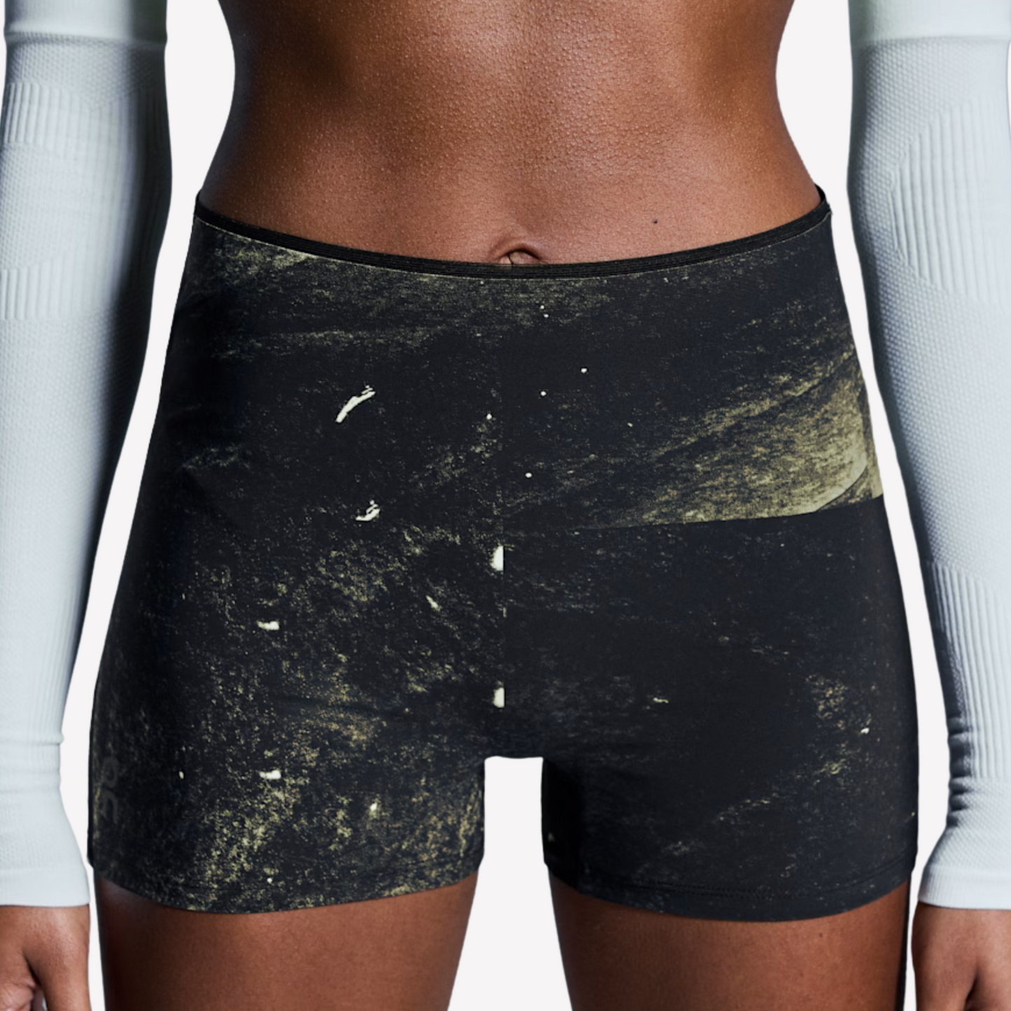 ON Women Race Tights Short - Black Limelight