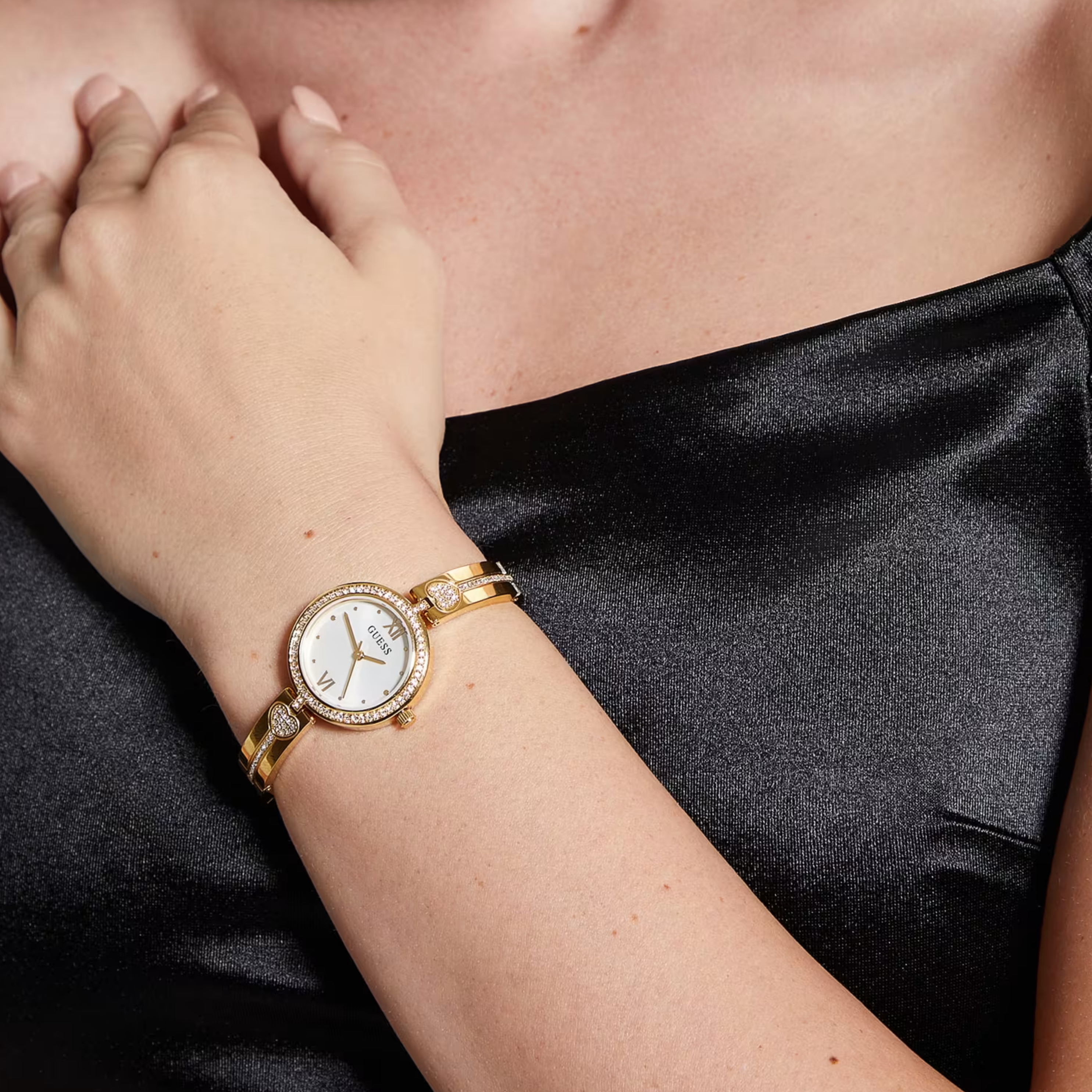 Guess Women Gold Tone Analog Watch  GW0655L2 - Gold